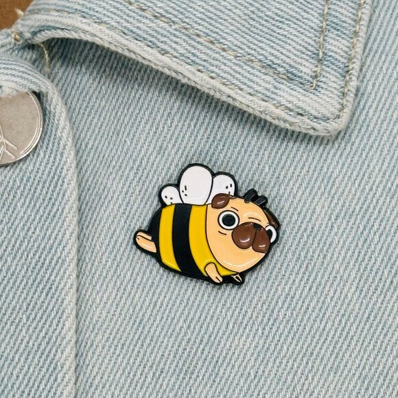 ✨Pug Bee Pug Enamel Pin Cartoon Animal Broch Cute Fat Yellow Jacket Kawaii Dog✨ - Picture 1 of 5